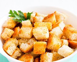 Porção de croutons